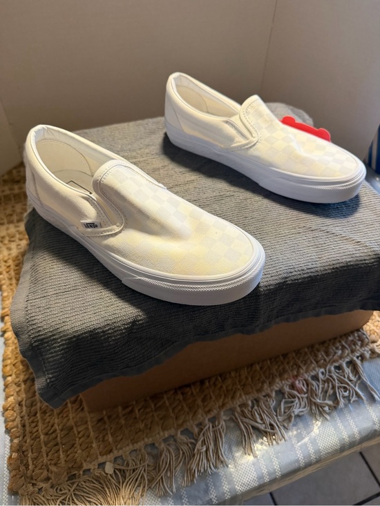 Vans Classic Slip-On Checkerboard Shoes
Men’s Size 6 / Women’s Size 7.5